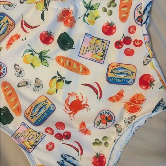 No Boundaries Italian Summer Sardine Print One Piece Swimsuit Size 4/6 - Picture 3 of 7